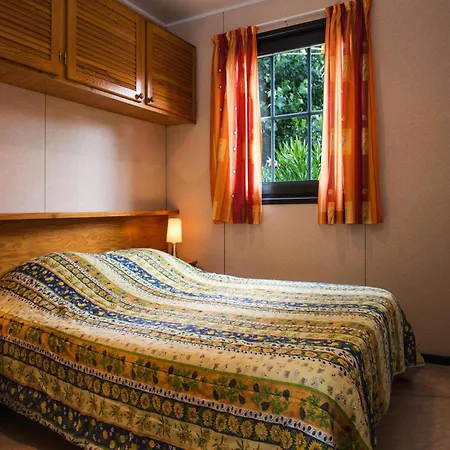 Mobile With Terrace At Domaine Les Muriers, Vendres-plage Vendres