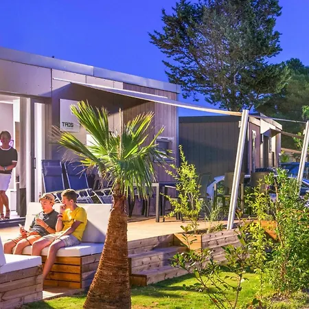 Mobile With Terrace At Domaine Les Muriers, Vendres-plage *