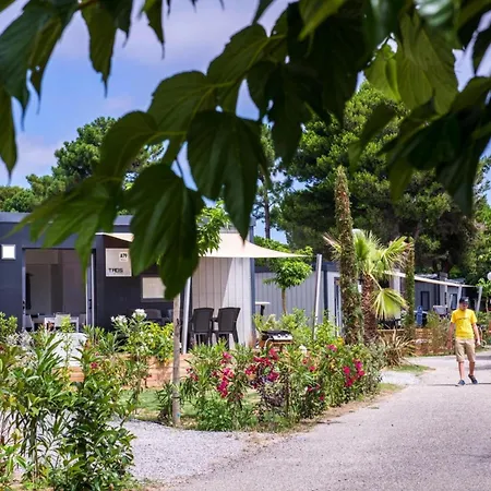 Сasa de vacaciones Mobile With Terrace At Domaine Les Muriers, Vendres-plage