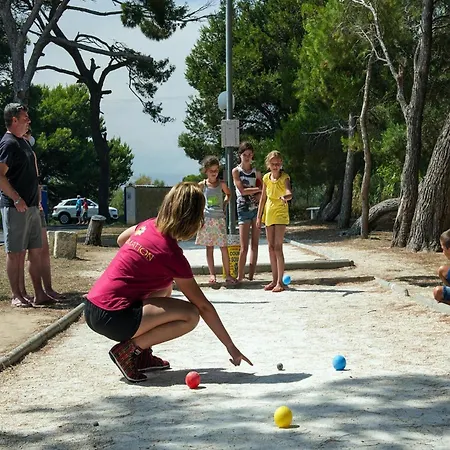 Mobile With Terrace At Domaine Les Muriers, Vendres-plage Ferienhaus