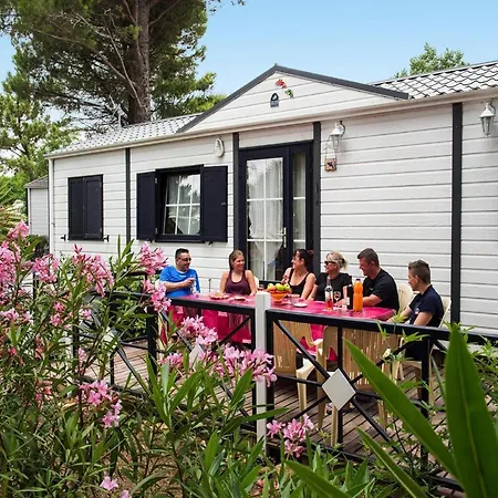 Сasa de vacaciones Mobile With Terrace At Domaine Les Muriers, Vendres-plage *