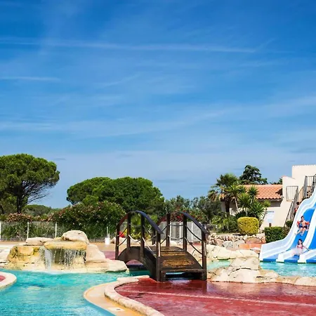 펜션 Mobile With Terrace At Domaine Les Muriers, Vendres-plage *