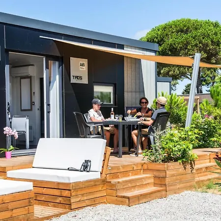 Mobile With Terrace At Domaine Les Muriers, Vendres-plage Дом отдыха *