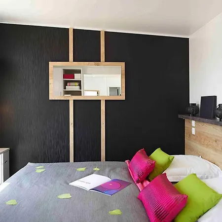 Mobile With Terrace At Domaine Les Muriers, Vendres-plage Vendres