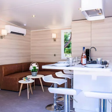 Casa vacanze Mobile With Terrace At Domaine Les Muriers, Vendres-plage Vendres