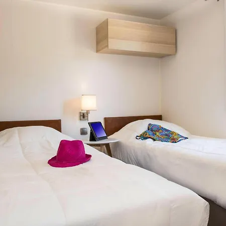 Mobile With Terrace At Domaine Les Muriers, Vendres-plage Casa vacanze Vendres