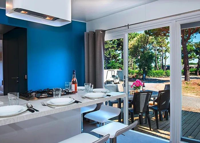 Mobile With Terrace At Domaine Les Muriers, Vendres-plage 度假居 旺德雷